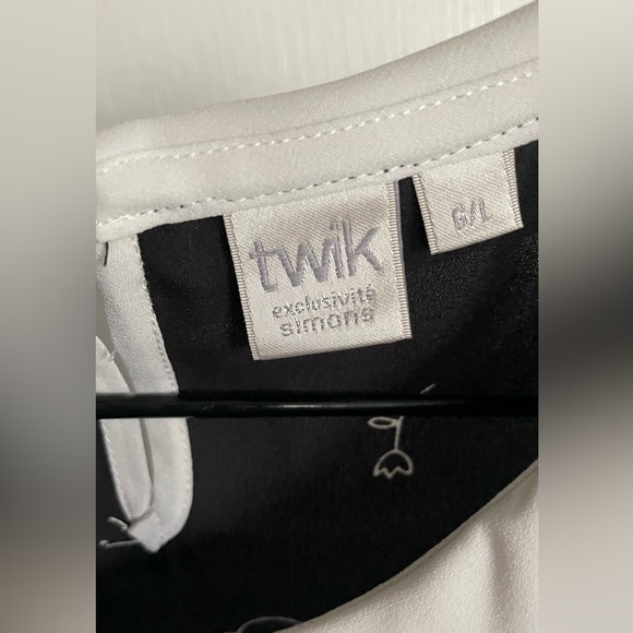 SIMON’S. TWIK. Size large - Picture 4 of 7